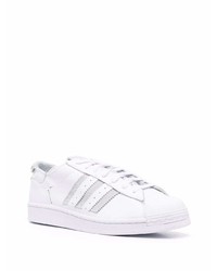 Baskets basses en cuir blanches adidas