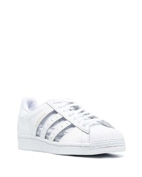 Baskets basses en cuir blanches adidas