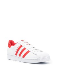 Baskets basses en cuir blanches adidas