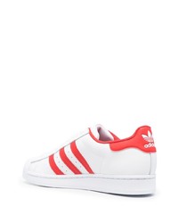 Baskets basses en cuir blanches adidas