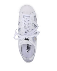 Baskets basses en cuir blanches adidas