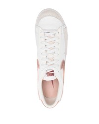 Baskets basses en cuir blanches Nike