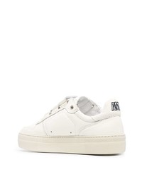 Baskets basses en cuir blanches Ami Paris