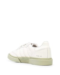 Baskets basses en cuir blanches adidas