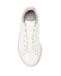 Baskets basses en cuir blanches adidas