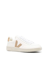 Baskets basses en cuir blanches Veja