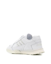 Baskets basses en cuir blanches adidas