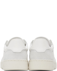 Baskets basses en cuir blanches Axel Arigato