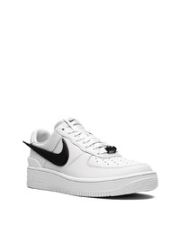 Baskets basses en cuir blanches Nike