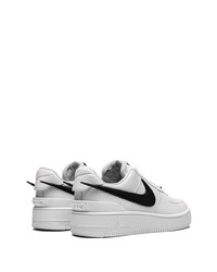 Baskets basses en cuir blanches Nike