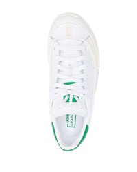 Baskets basses en cuir blanches adidas