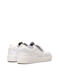 Baskets basses en cuir blanches Nike