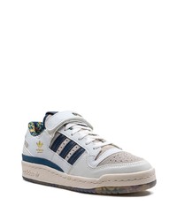 Baskets basses en cuir blanches adidas