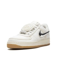 Baskets basses en cuir blanches Nike