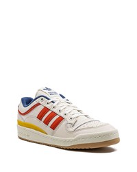 Baskets basses en cuir blanches adidas