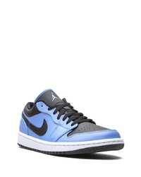 Baskets basses en cuir bleu clair Jordan