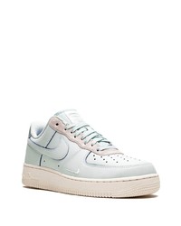 Baskets basses en cuir bleu clair Nike