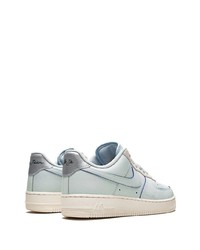 Baskets basses en cuir bleu clair Nike