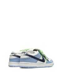 Baskets basses en cuir bleu clair Nike