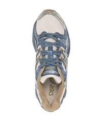 Baskets basses en cuir bleu clair Asics