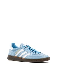 Baskets basses en cuir bleu clair adidas