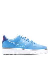 Baskets basses en cuir bleu clair Nike