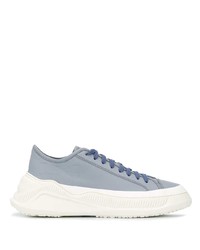 Baskets basses en cuir bleu clair Oamc