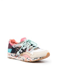 Baskets basses en cuir bleu clair Asics