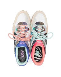 Baskets basses en cuir bleu clair Asics