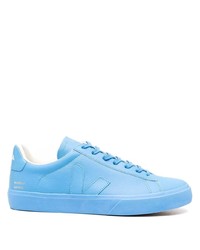 Baskets basses en cuir bleu clair Veja