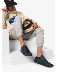 Baskets basses en cuir bleu marine Common Projects