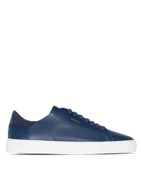 Baskets basses en cuir bleu marine Axel Arigato