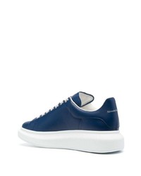 Baskets basses en cuir bleu marine Alexander McQueen