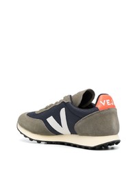 Baskets basses en cuir bleu marine Veja