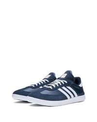 Baskets basses en cuir bleu marine adidas