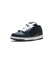 Baskets basses en cuir bleu marine Nike