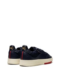 Baskets basses en cuir bleu marine adidas