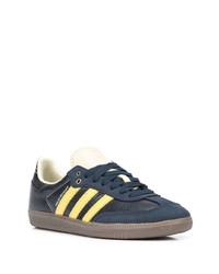 Baskets basses en cuir bleu marine adidas