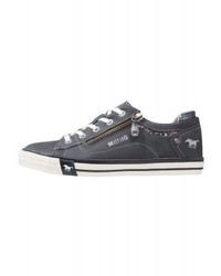 Baskets basses en cuir bleues Mustang