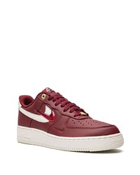 Baskets basses en cuir bordeaux Nike