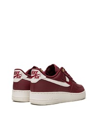 Baskets basses en cuir bordeaux Nike