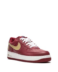 Baskets basses en cuir bordeaux Nike