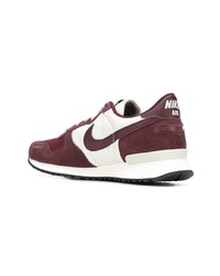 Baskets basses en cuir bordeaux Nike