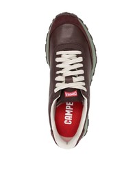 Baskets basses en cuir bordeaux Camper