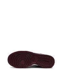 Baskets basses en cuir bordeaux Nike