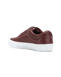 Baskets basses en cuir bordeaux Vans