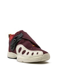 Baskets basses en cuir bordeaux Nike