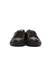 Baskets basses en cuir brodées noires Gucci