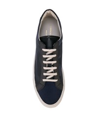 Baskets basses en cuir camouflage bleu marine Common Projects