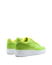 Baskets basses en cuir chartreuses Nike